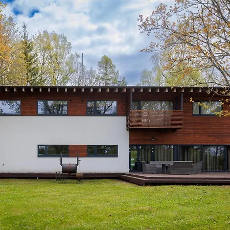 Kolga Puhkemaja Puehajaervel 度假居